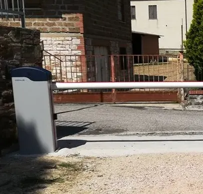 Montaggio di una sbarra automatica – sbarre condominiali a Torino